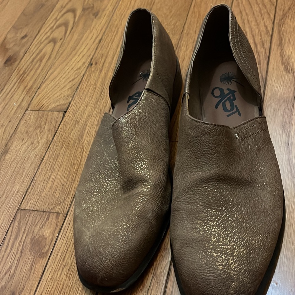 OTBT brand. Extremely comfortable and lightly worn.